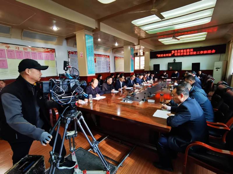 光影铸就品牌传奇——龙凤区极致互动产品宣传视频拍摄